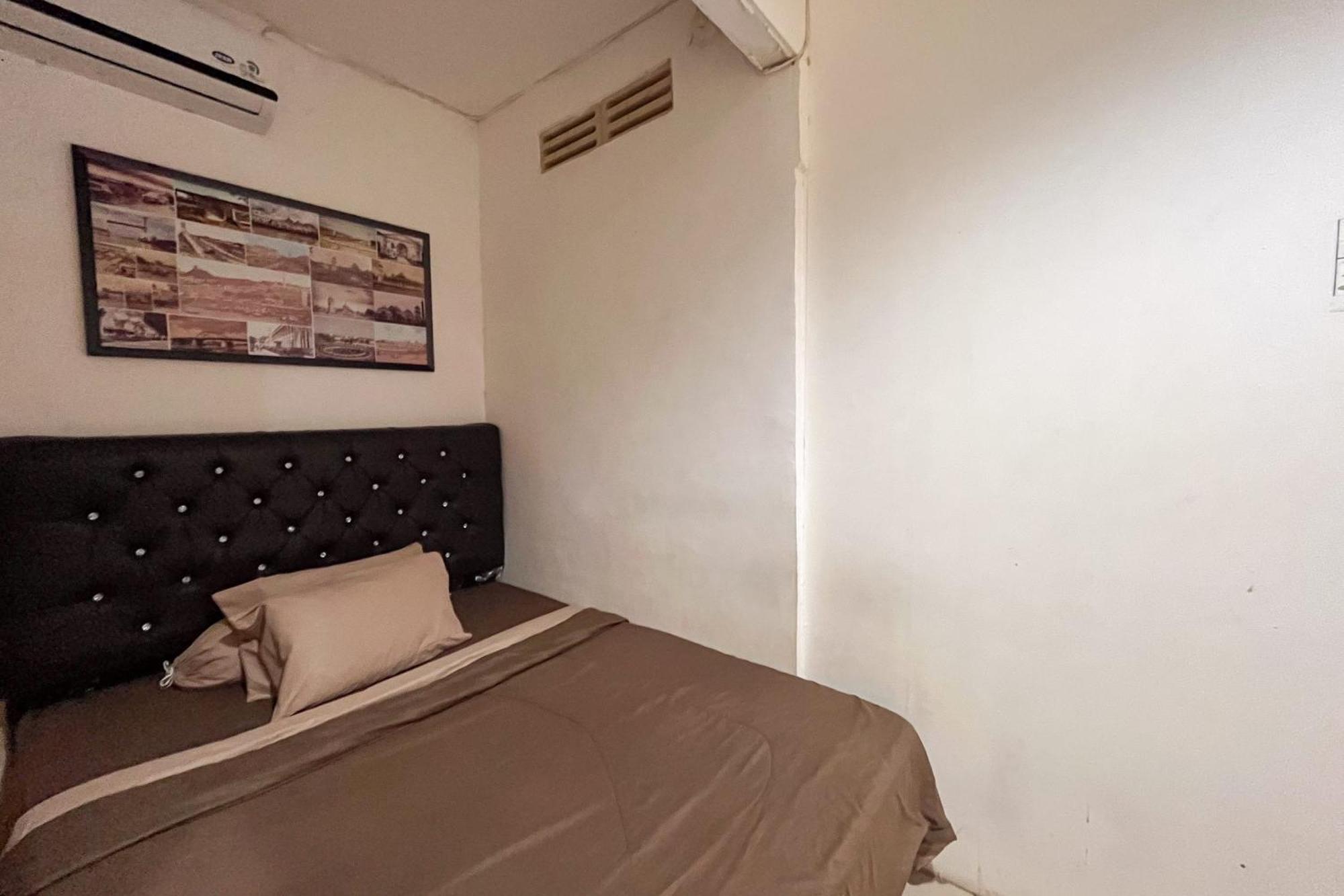 فندق Reddoorz Near Underpass Simpang Patal باليمبانغْ المظهر الخارجي الصورة
