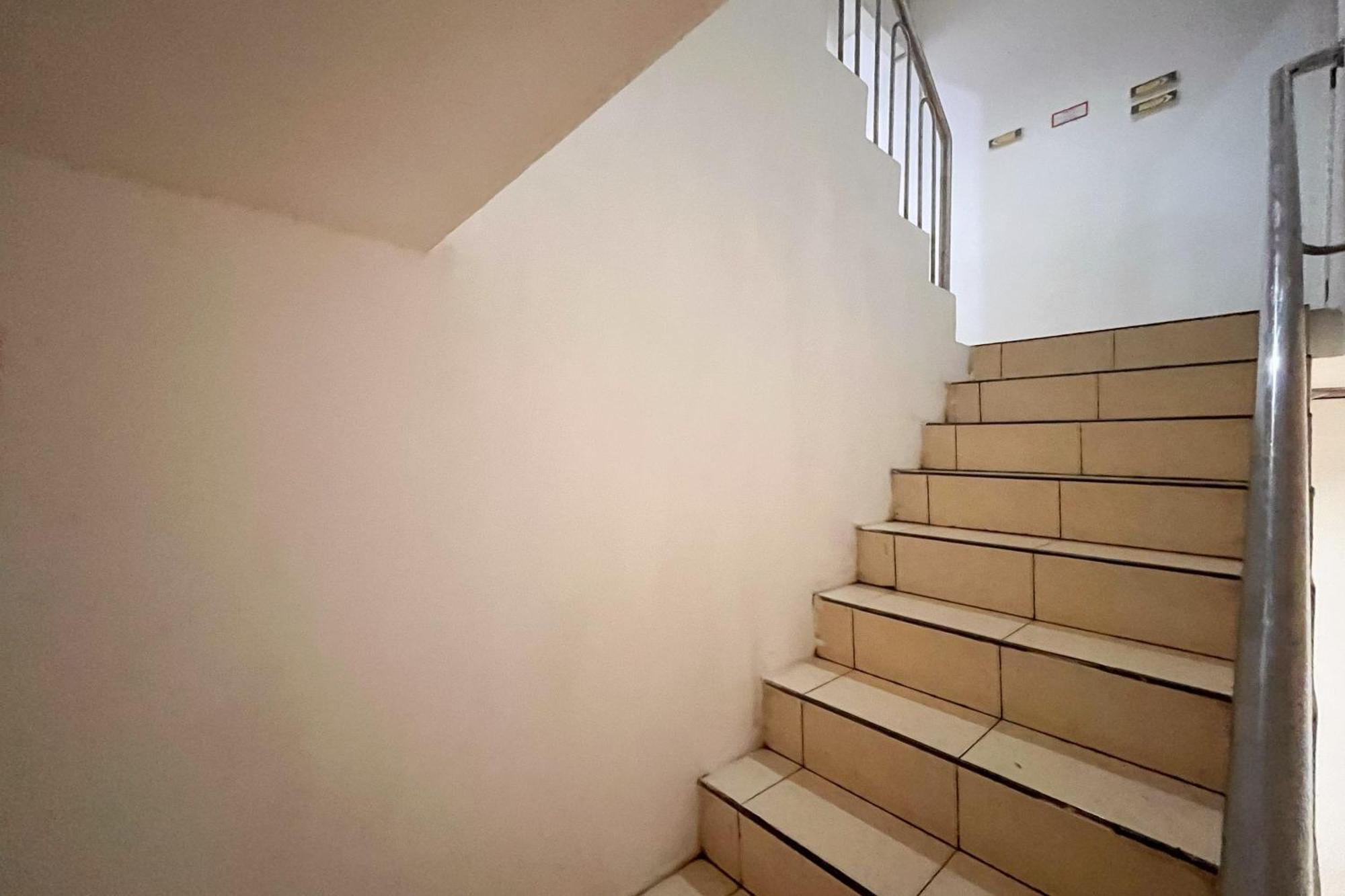 فندق Reddoorz Near Underpass Simpang Patal باليمبانغْ المظهر الخارجي الصورة