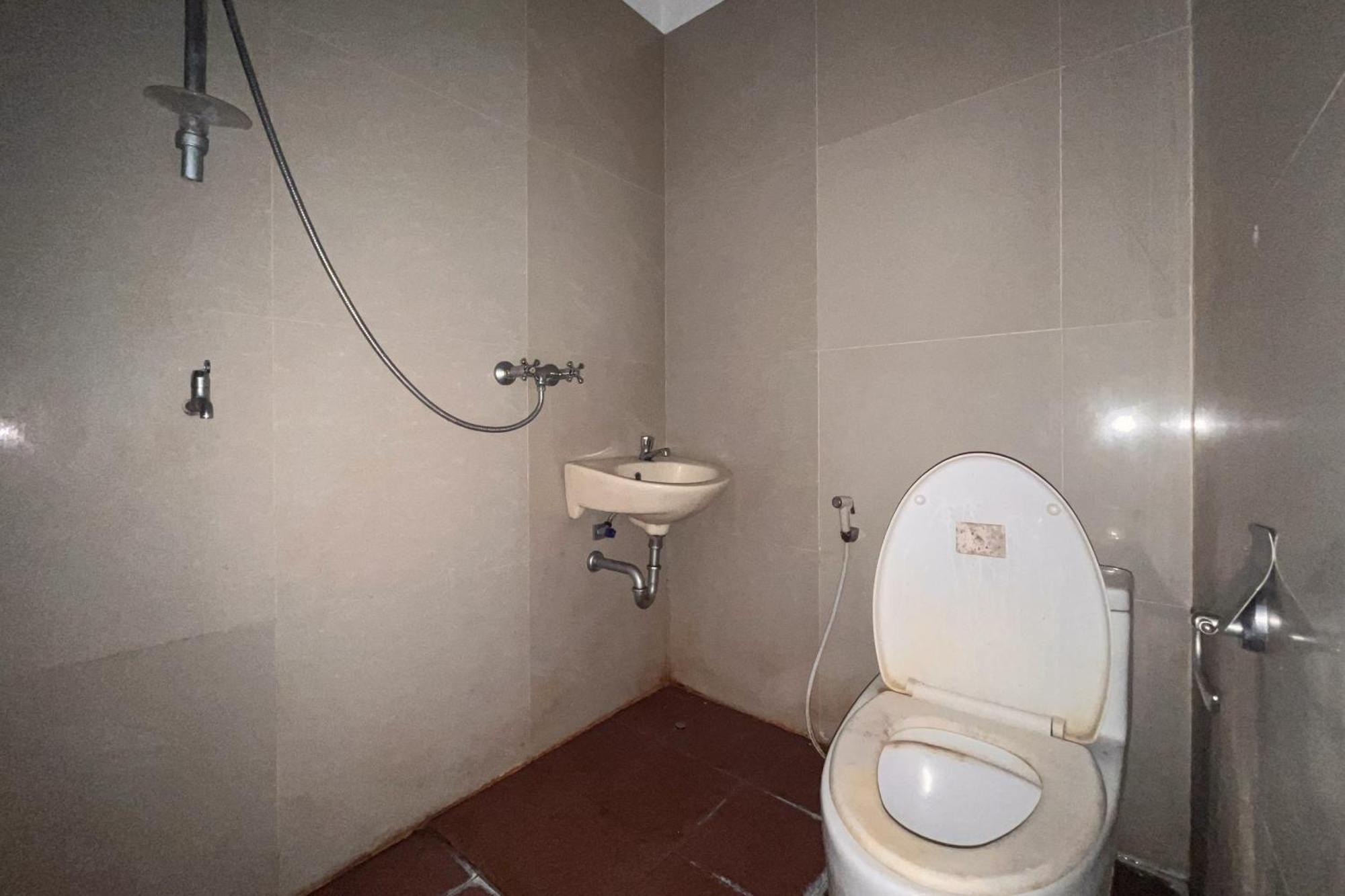 فندق Reddoorz Near Underpass Simpang Patal باليمبانغْ المظهر الخارجي الصورة