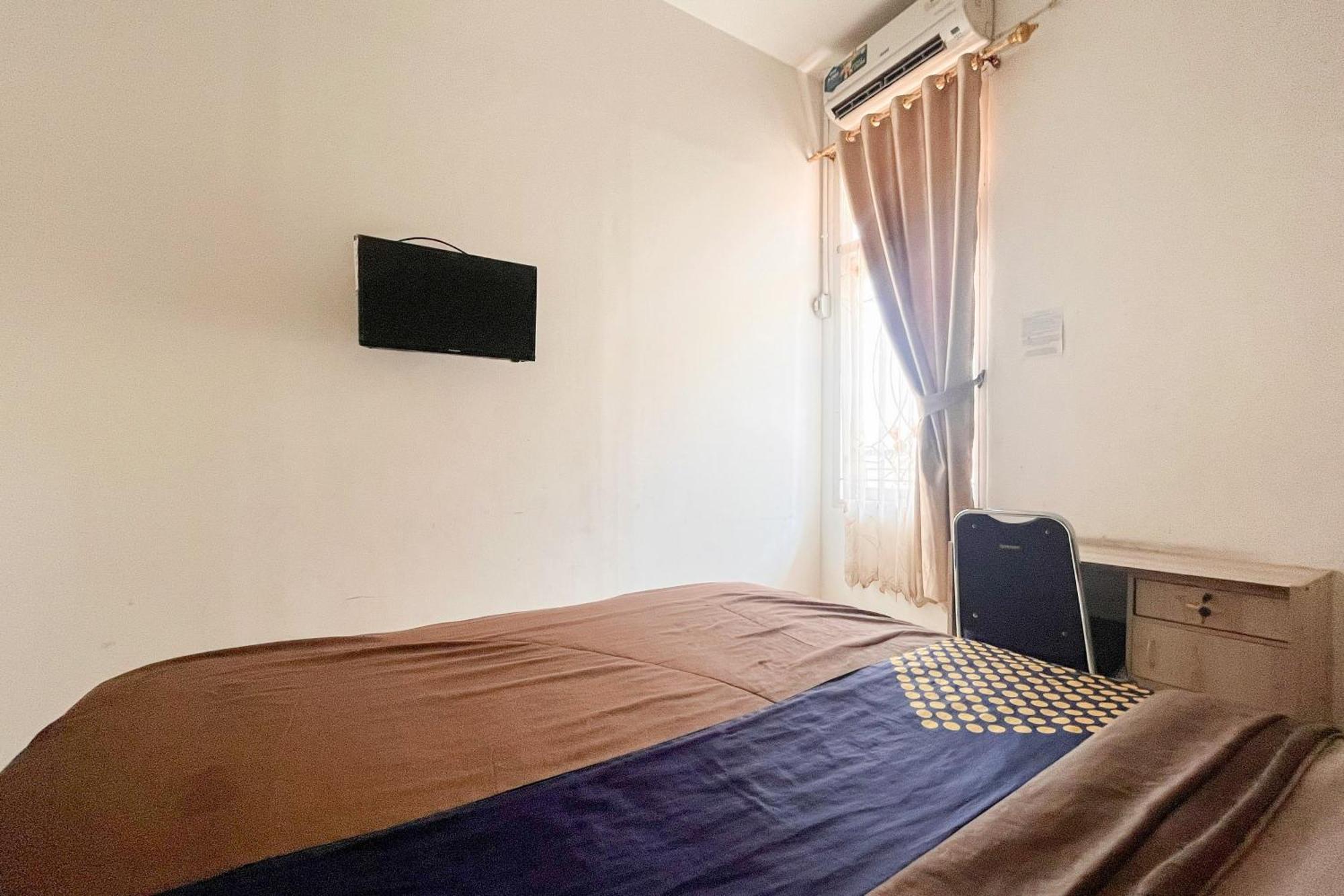 فندق Reddoorz Near Underpass Simpang Patal باليمبانغْ المظهر الخارجي الصورة