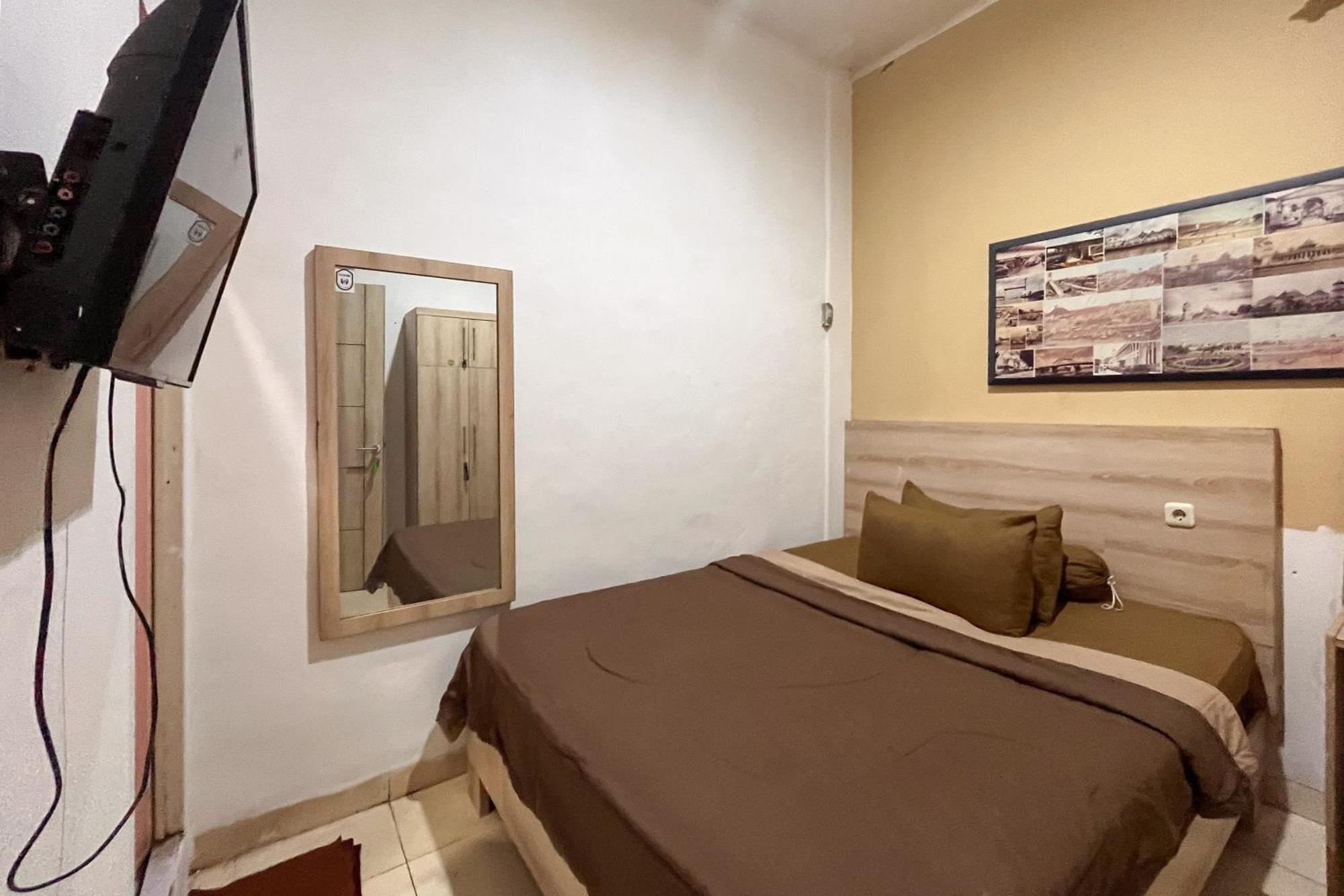 فندق Reddoorz Near Underpass Simpang Patal باليمبانغْ المظهر الخارجي الصورة